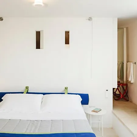 Lecce Sleeps 6 Pool Air Con Wifi *