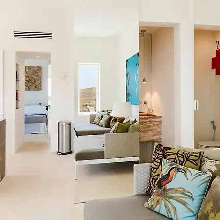 Lecce Sleeps 6 Pool Air Con Wifi Vila