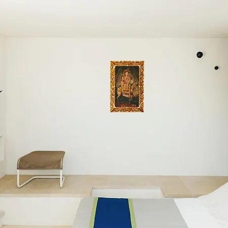 Villa Lecce Sleeps 6 Pool Air Con Wifi